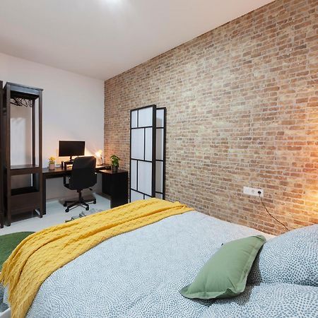 Artistic Digital Retreat-Great Location Near Metro Appartement Valencia Buitenkant foto