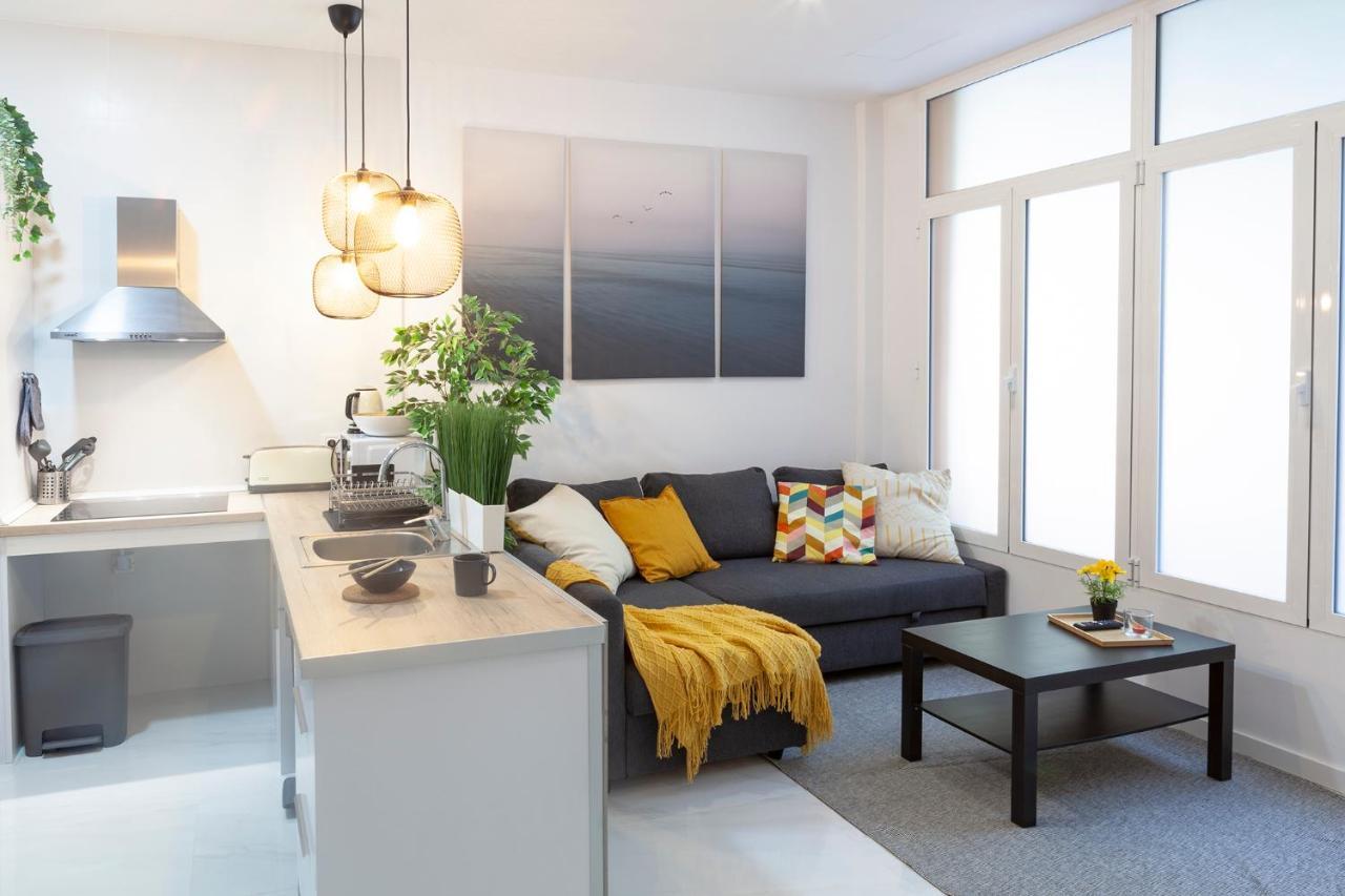 Artistic Digital Retreat-Great Location Near Metro Appartement Valencia Buitenkant foto