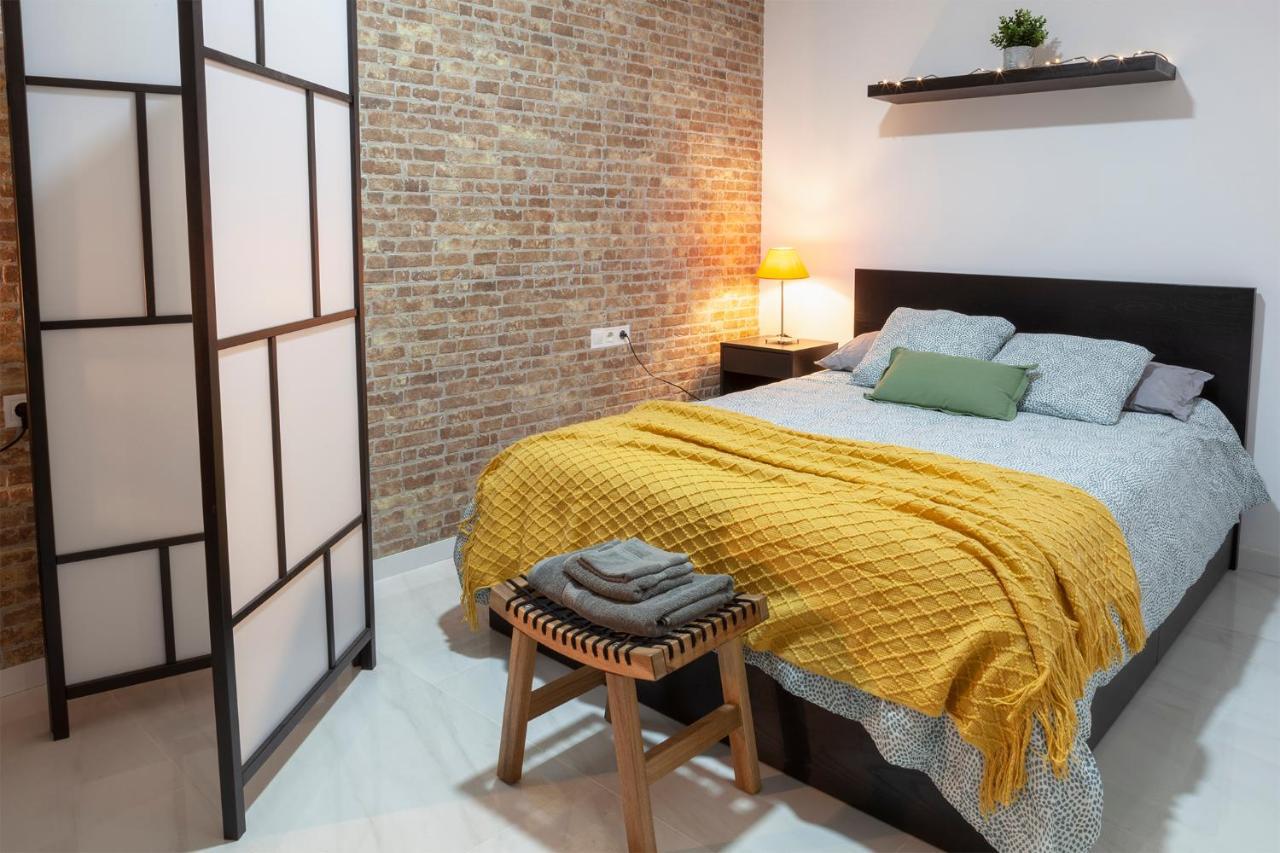 Artistic Digital Retreat-Great Location Near Metro Appartement Valencia Buitenkant foto