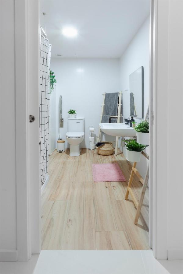 Artistic Digital Retreat-Great Location Near Metro Appartement Valencia Buitenkant foto
