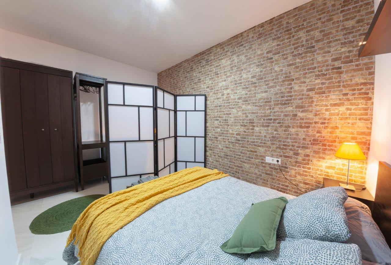 Artistic Digital Retreat-Great Location Near Metro Appartement Valencia Buitenkant foto